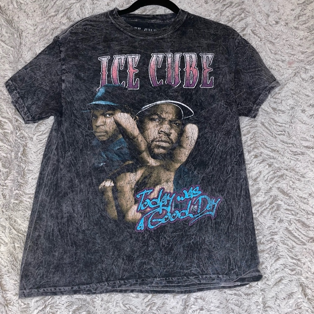 Ice cube Graphic t-shirt